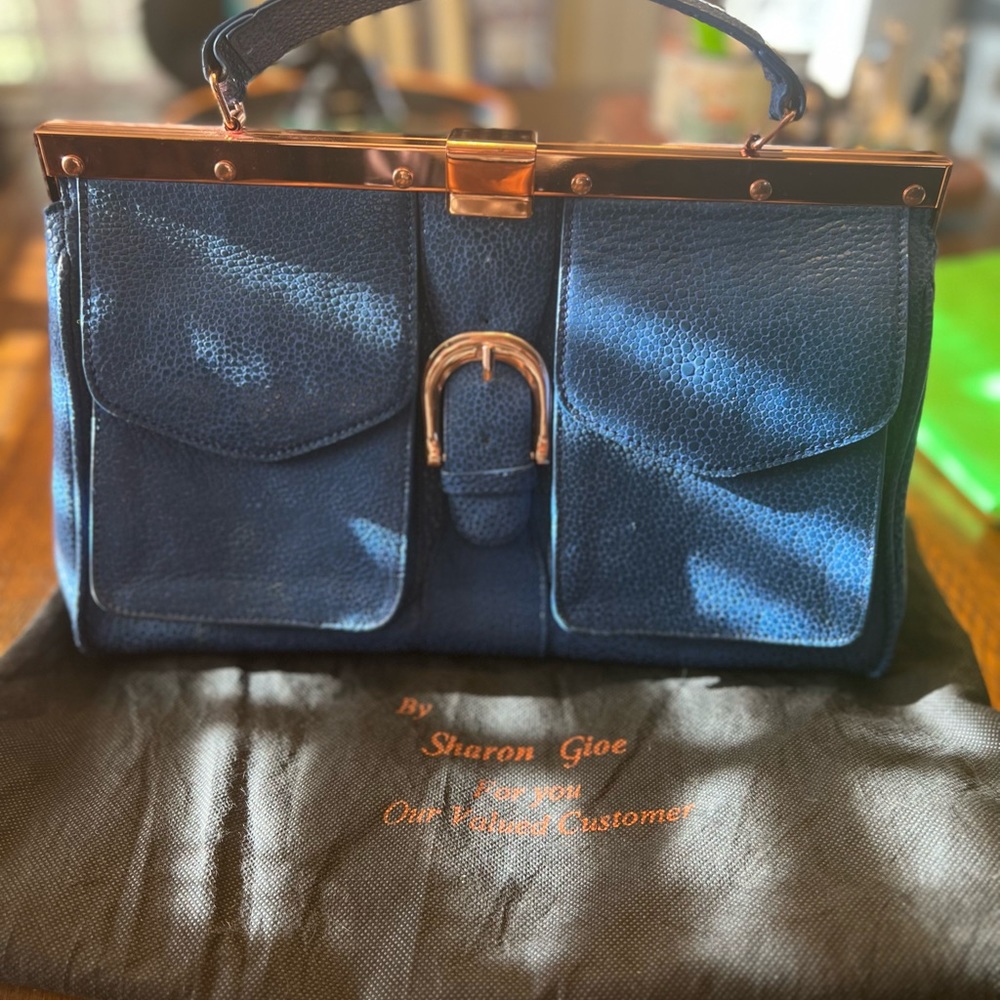 Awesome handbag!  No stains or blemishes non smoking